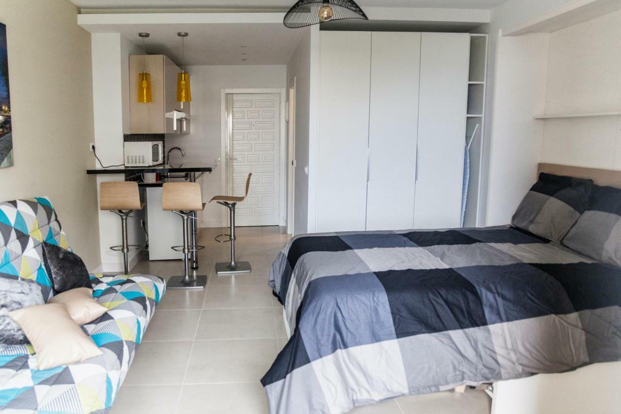 Estudio En Benalbeach Apartment Benalmadena Bagian luar foto
