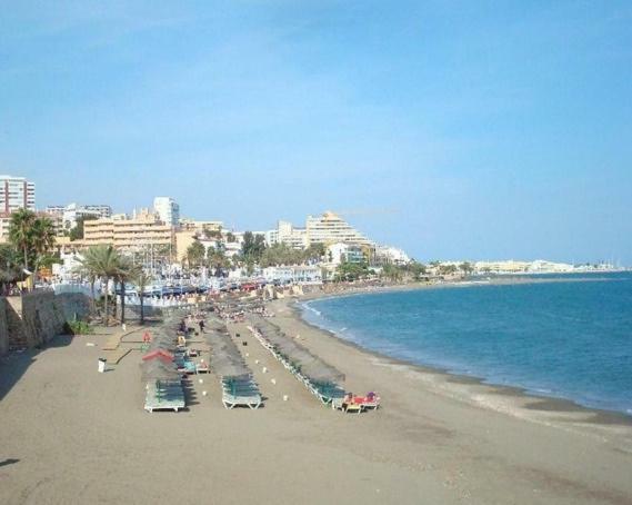 Estudio En Benalbeach Apartment Benalmadena Bagian luar foto